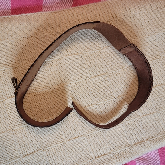 Genuine Leather Belt with Elastic, and Floral trim cutout - Picture 8 of 9